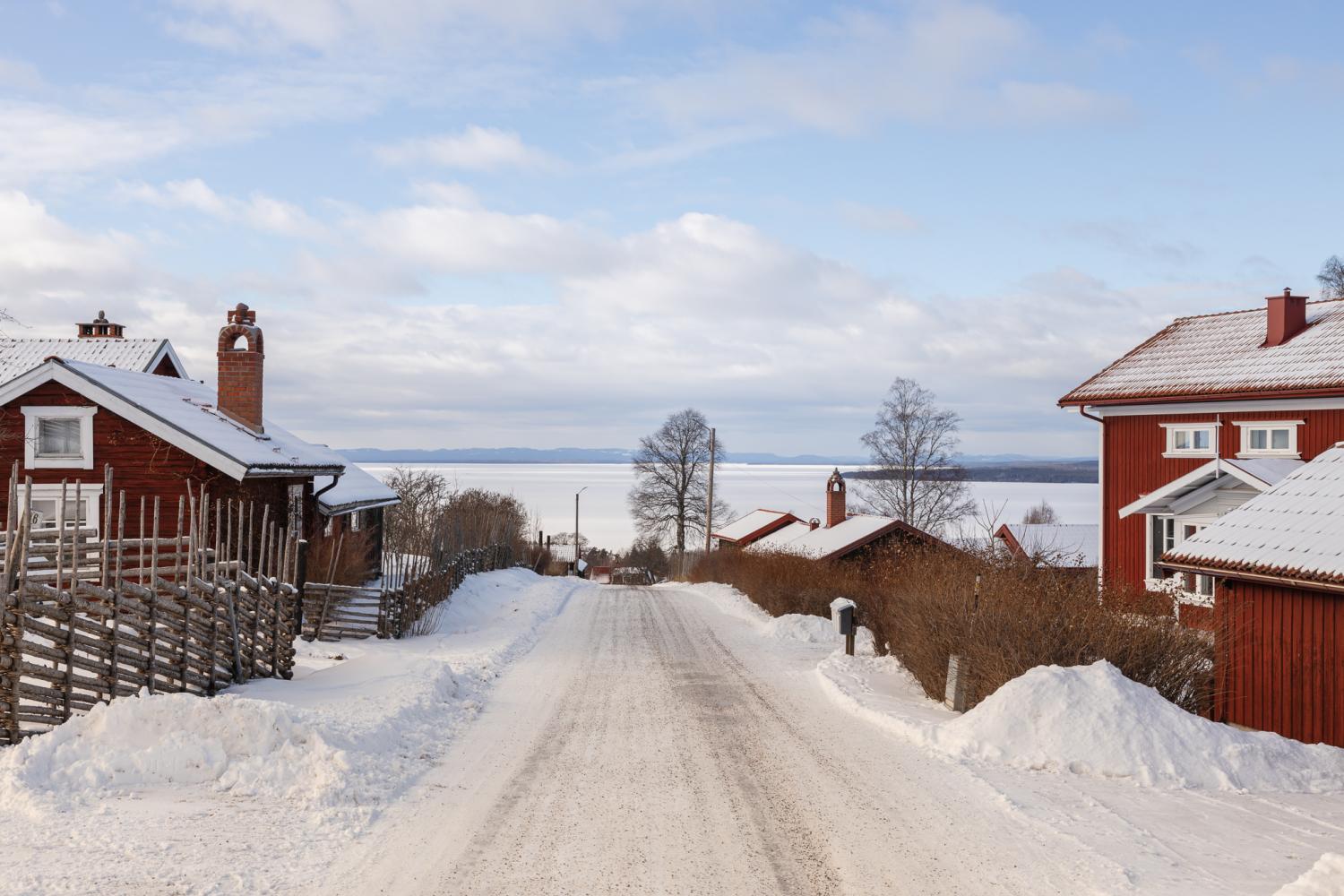Bymiljö i Tällberg vintertid.